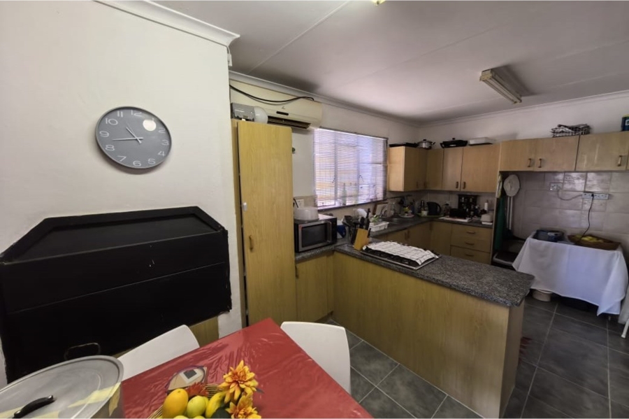 5 Bedroom Property for Sale in Hadison Park Northern Cape
